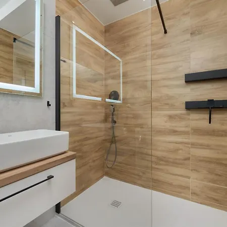 Lokum Vena With Terrace & Parking By Renters *